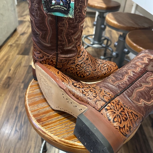 Boots - Picture 2 of 4